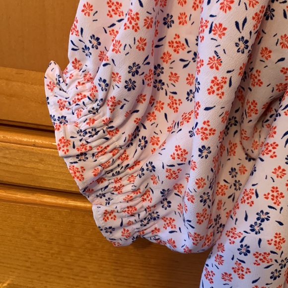 NWOT. Loft outlet off the shoulder top. XXL. - Picture 5 of 7